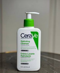 شوینده مرطوب‌کننده سراوه | پاک‌کننده ملایم پوست خشک و حساس